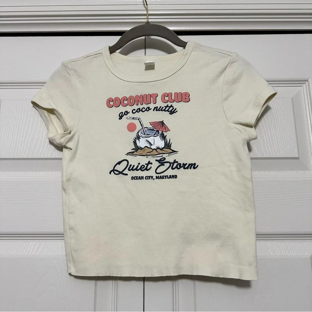 Quiet Storm Ocean City Maryland Coconut Club Cropped T-shirt Size Medium VGUC - Picture 1 of 6